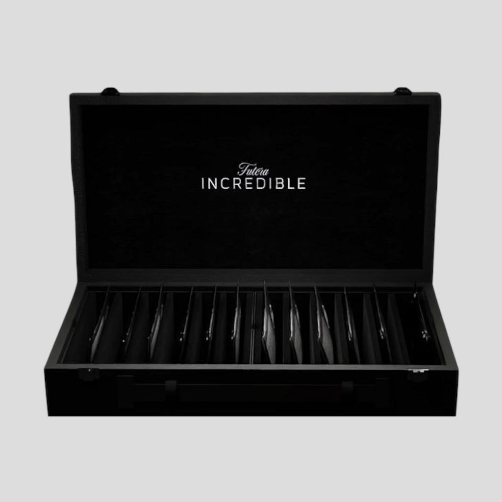 2025 FUTERA INCREDIBLE FOOTBALL CARRY BOX – CTRL CARDS