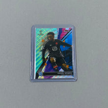 Load image into Gallery viewer, Angel Gomes #/75 RC Topps Finest 2021/22 - CTRL BREAKS
